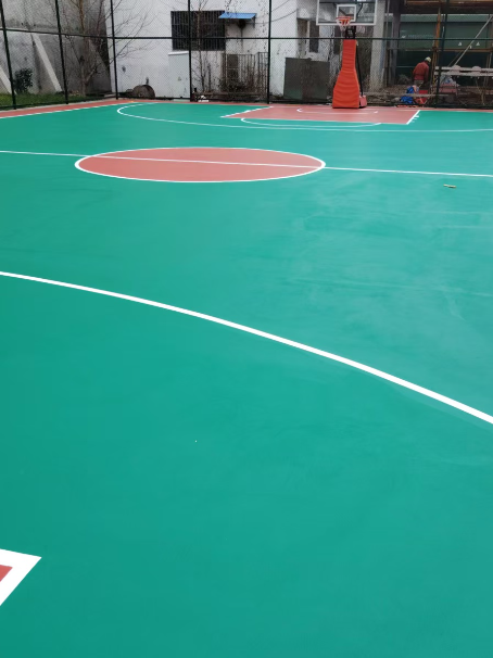 湖州 球场长期使用易出现地面开裂